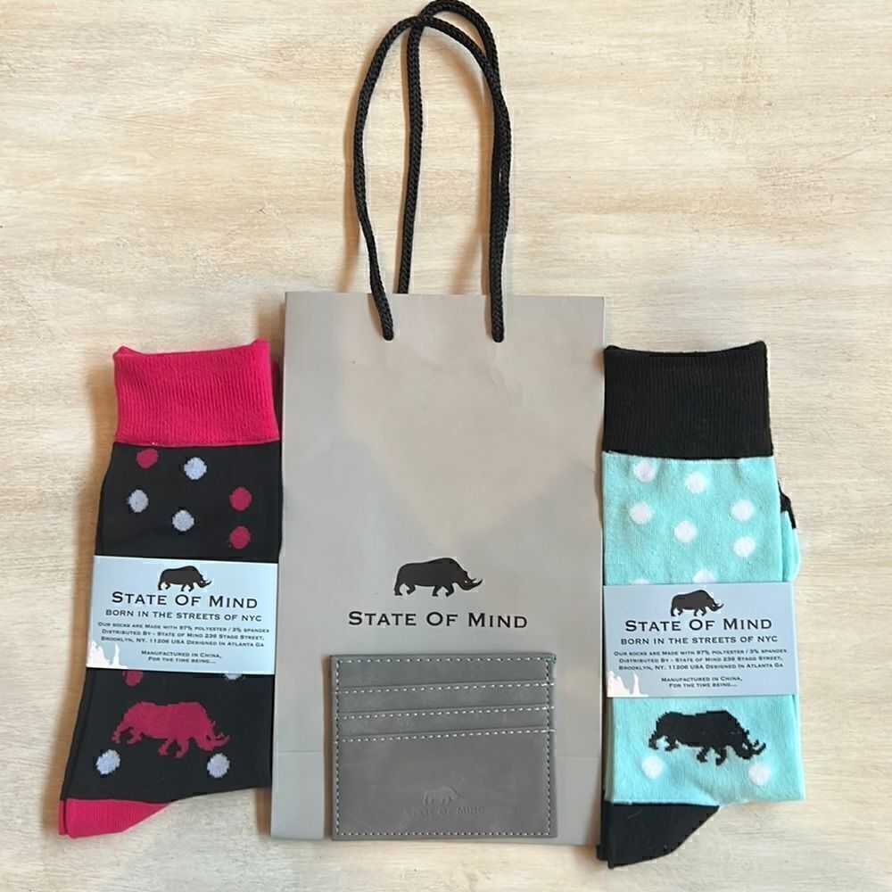 State of Mind bundle includes bag, two pairs of socks and card holder brand new